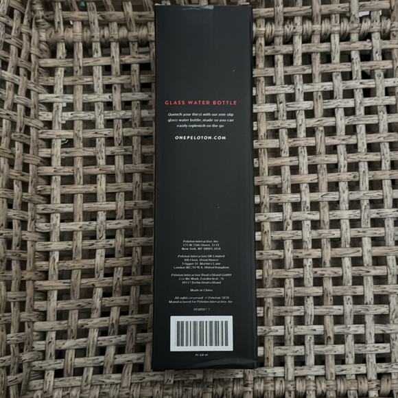 New in the box Peloton glass bottle - Picture 2 of 2